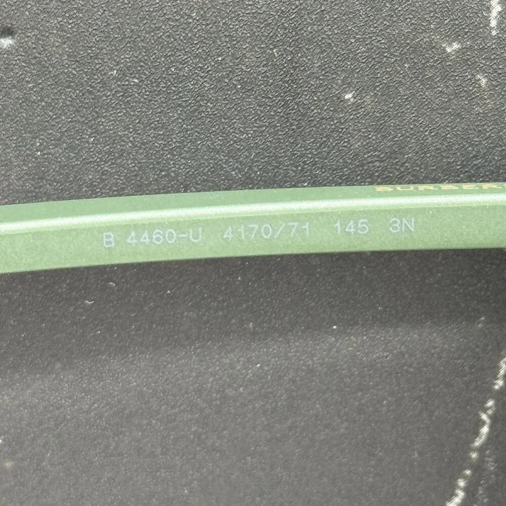 Burberry box green